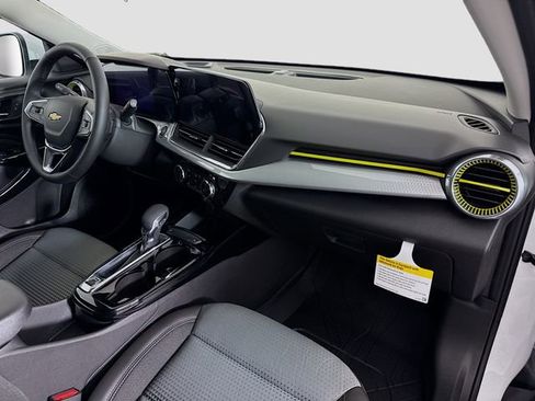 New 2026 Chevrolet Trax LT w/ Driver Confidence Package FWD image 26