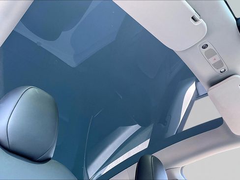 Used 2023 Tesla Model Y 2WD image 23