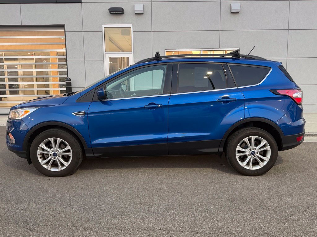 Used 2018 Ford Escape SE w/ Ford Safe & Smart Package FWD image 3