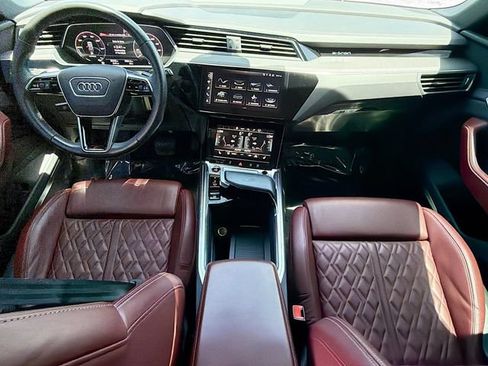 Used 2022 Audi e-tron S Premium Plus AWD/4WD image 15