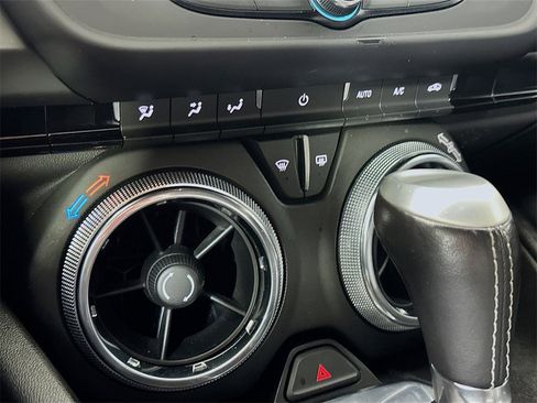 Used 2020 Chevrolet Camaro LT image 26