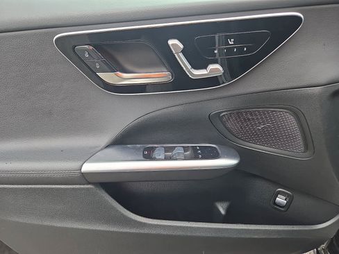 Used 2025 Mercedes-Benz C 300 4MATIC Sedan image 13