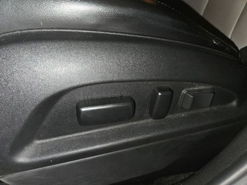 Used 2016 Chevrolet Equinox LTZ w/ Enhanced Convenience Package FWD image 12