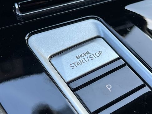 Used 2024 Volkswagen Atlas Cross Sport SE image 22