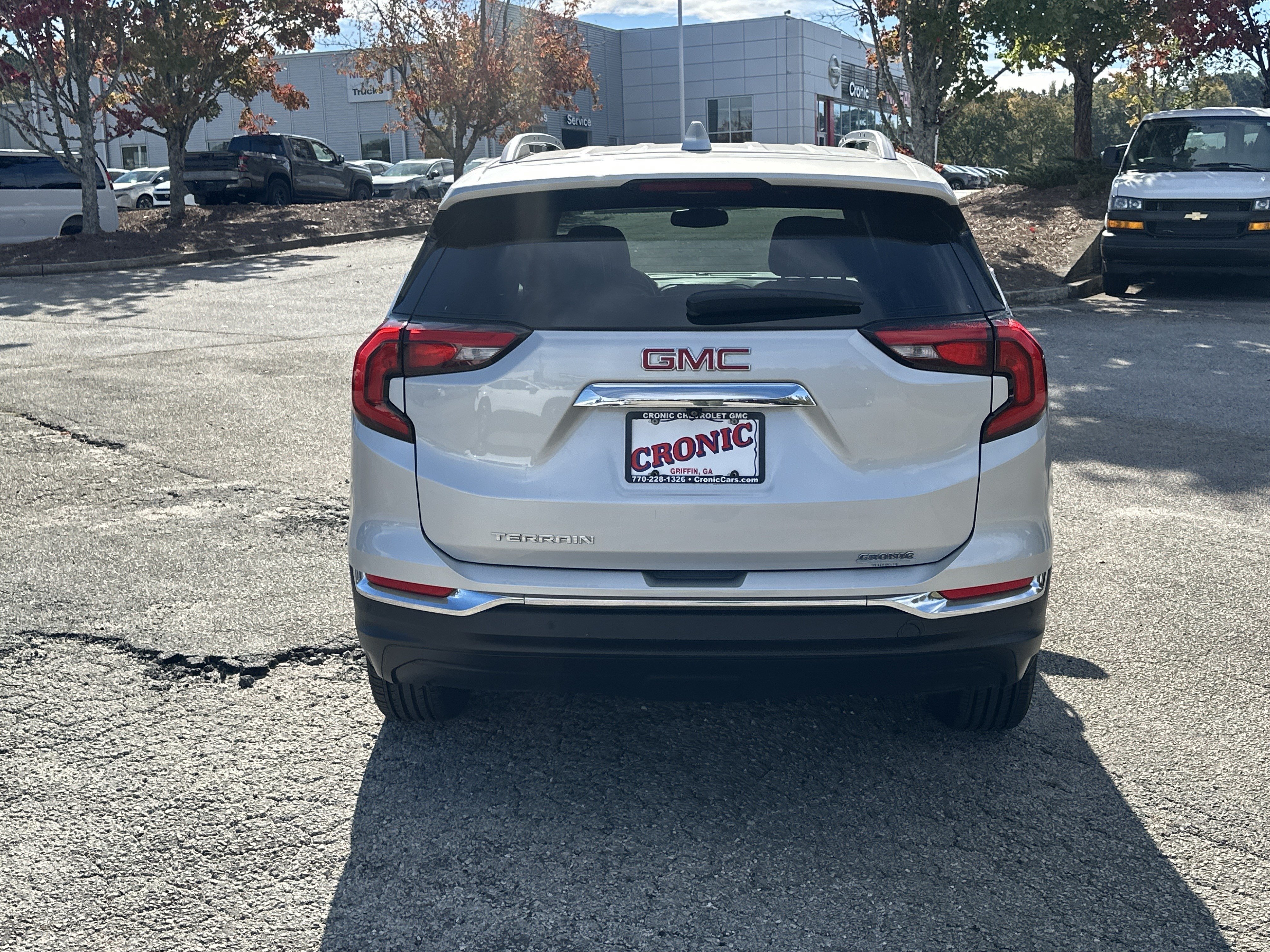 Used 2020 GMC Terrain SLT w/ Preferred Package FWD image 4