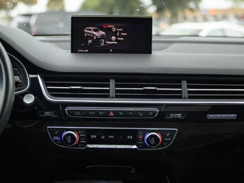 Used 2019 Audi Q7 3.0T Prestige AWD/4WD image 38