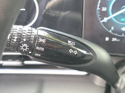 Used 2024 Hyundai Elantra SEL FWD image 33