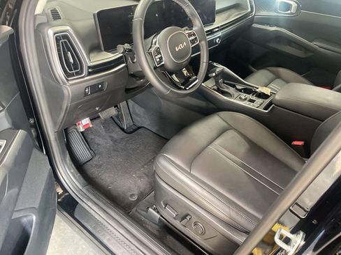 Used 2025 Kia Sorento S FWD image 4
