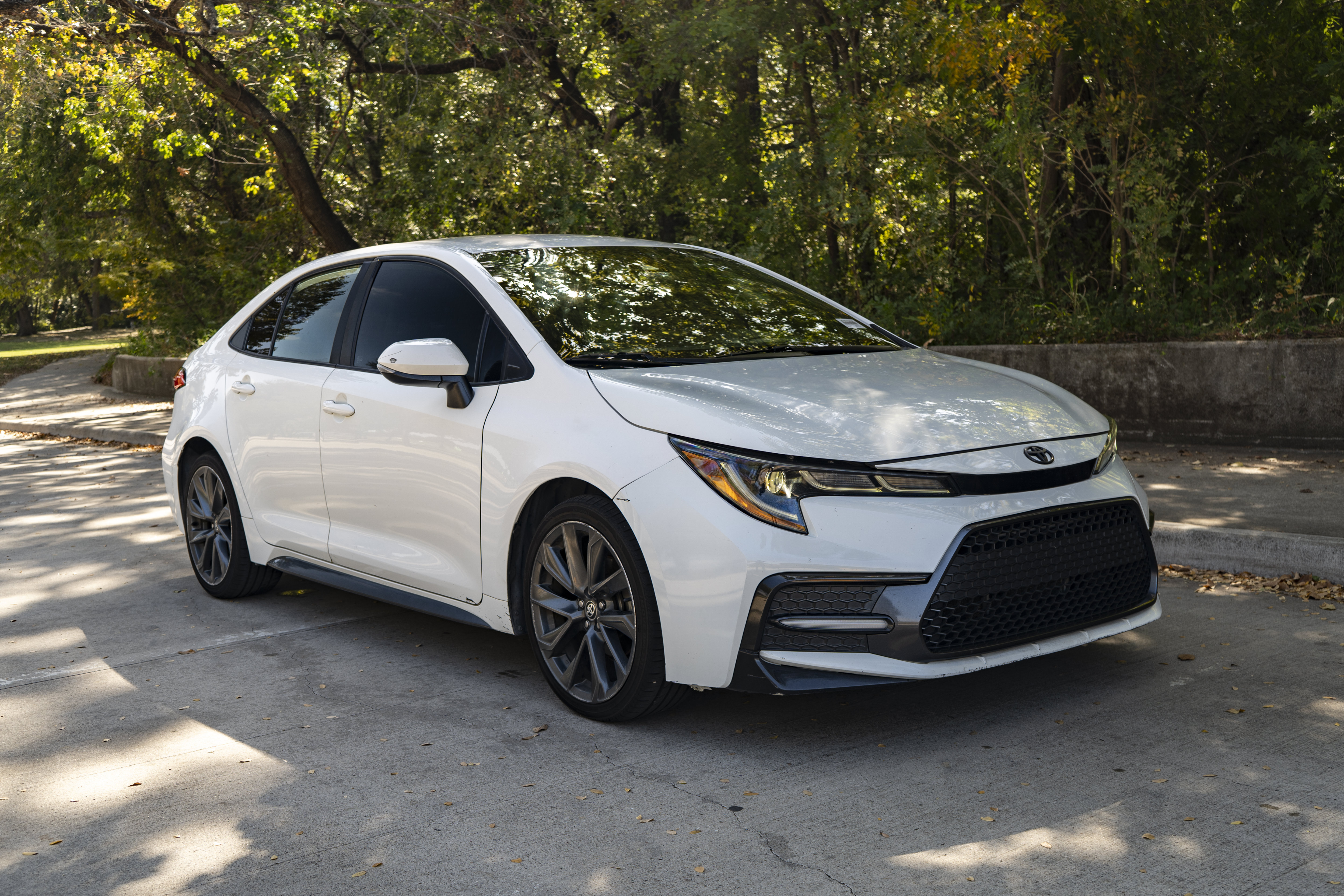 Used 2021 Toyota Corolla SE w/ Carpet Mat Package (TMS) FWD image 2