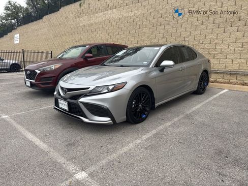 Used 2021 Toyota Camry XSE FWD image 1