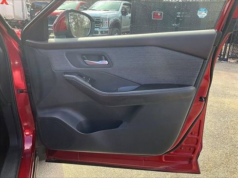 Used 2021 Nissan Rogue SV image 19