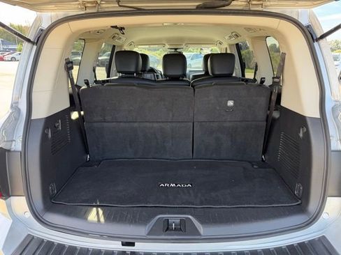 Used 2024 Nissan Armada SV image 10