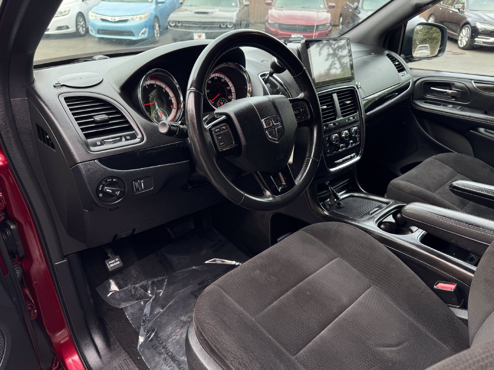 Used 2018 Dodge Grand Caravan SE FWD image 10