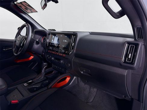 Used 2025 Nissan Frontier PRO-4X w/ Pro Convenience Package image 29