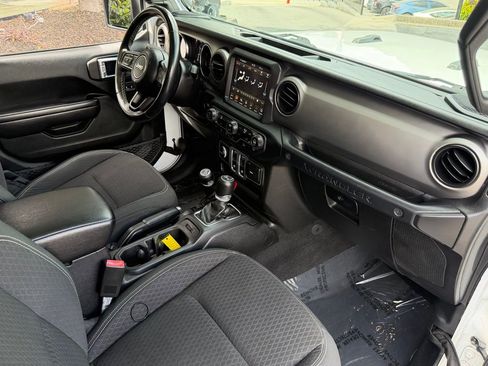 Used 2021 Jeep Wrangler Sport image 34