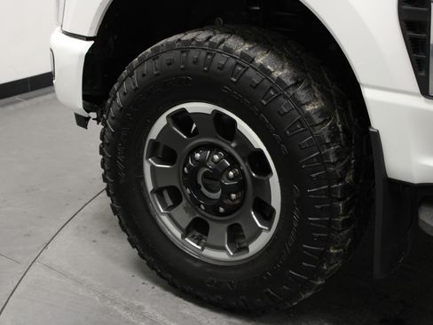 Used 2023 Ford F350 Platinum w/ Tremor Off-Road Package image 10