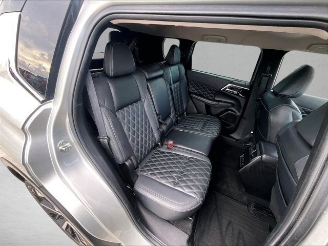 Used 2023 Mitsubishi Outlander SEL FWD image 30