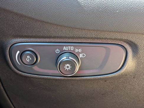 Used 2024 Chevrolet Equinox LT FWD image 17