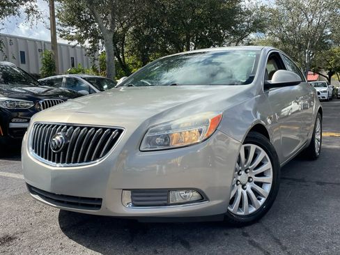 Used 2011 Buick Regal CXL image 2