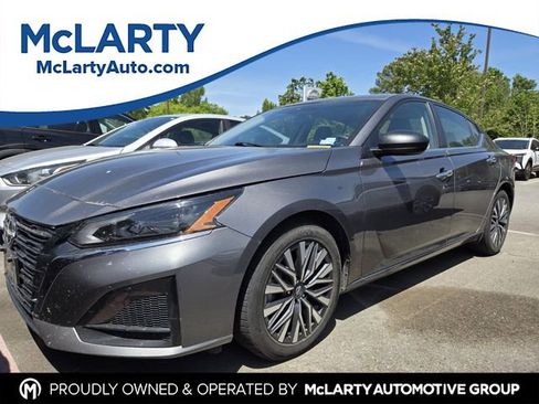 Certified 2024 Nissan Altima 2.5 SV FWD image 1