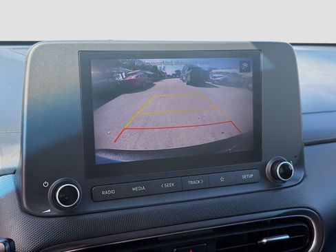 Used 2022 Hyundai Kona SEL w/ Convenience Package image 11