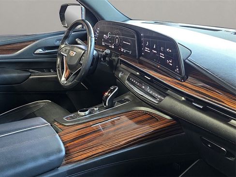 Used 2021 Cadillac Escalade Premium Luxury w/ Driver Assist Tech Package image 15