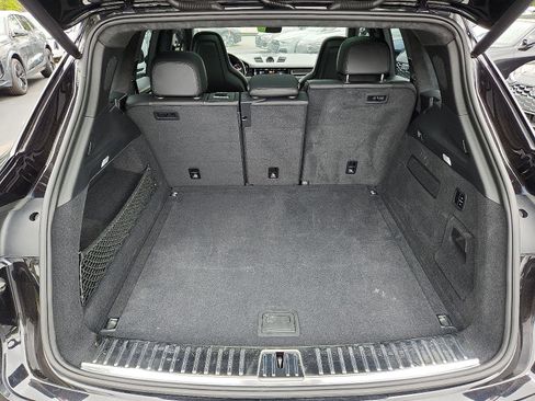Used 2020 Porsche Cayenne Turbo image 29