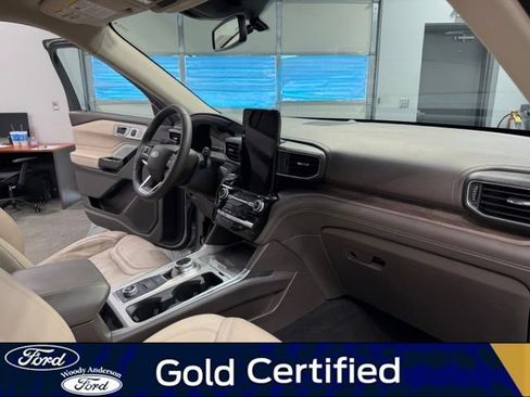 Certified 2024 Ford Explorer Platinum w/ Technology Package AWD/4WD image 27