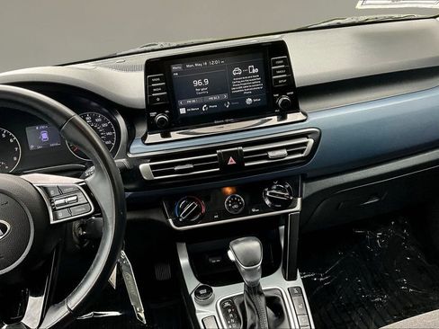 Used 2021 Kia Seltos S AWD/4WD image 9