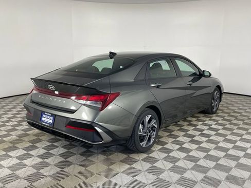 Used 2025 Hyundai Elantra Sport FWD image 23