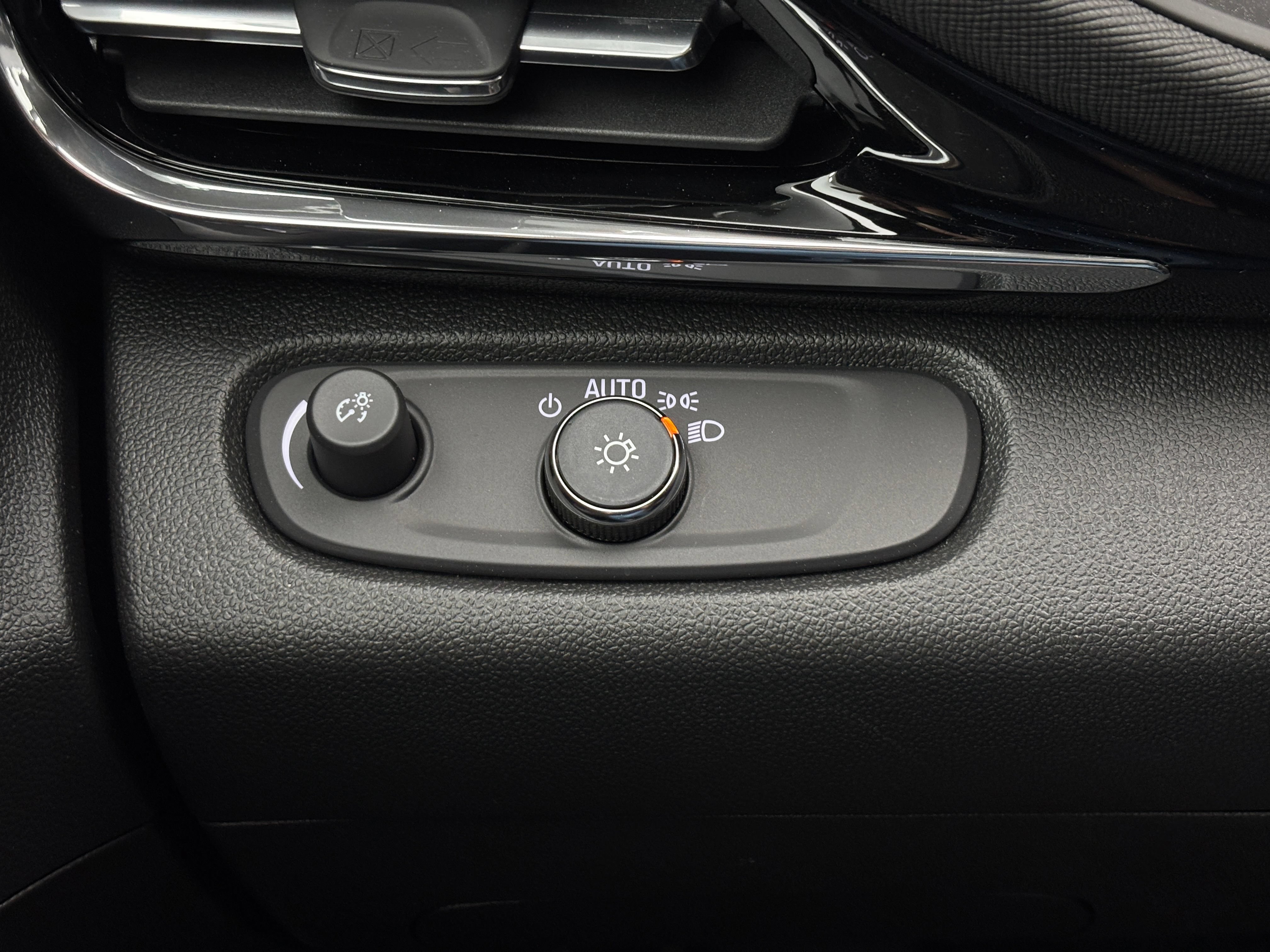 New 2026 Buick Envista Sport Touring w/ Convenience I Package FWD image 21