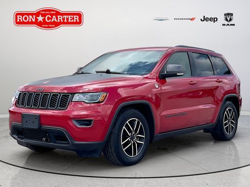 Used 2021 Jeep Grand Cherokee Trailhawk w/ Trailhawk Luxury Group AWD/4WD image 3