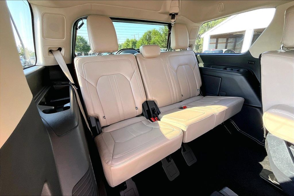 Used 2024 Ford Expedition Limited AWD/4WD image 28