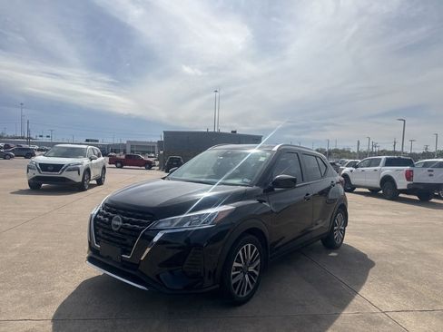 Certified 2023 Nissan Kicks SV image 7