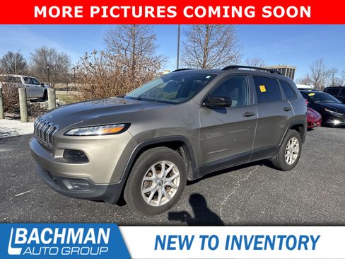 Used 2016 Jeep Cherokee Sport image 10