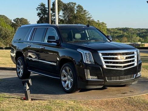 Used 2018 Cadillac Escalade ESV Premium Luxury image 9