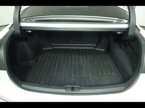 Used 2023 Toyota Crown Limited image 13