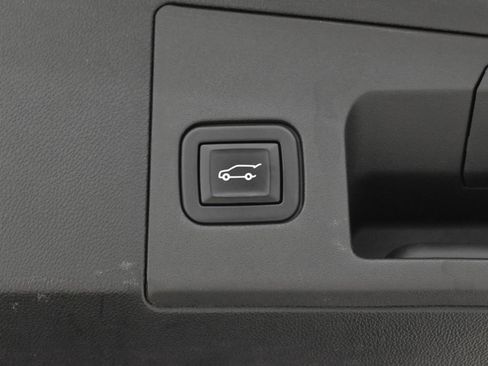 Certified 2022 Cadillac XT5 Premium Luxury w/ LPO, Floor Liner Package image 28