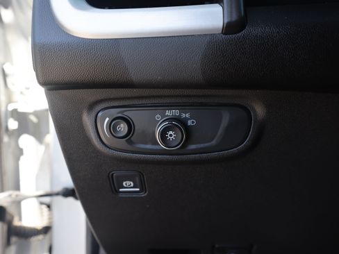 Used 2022 GMC Terrain SLE w/ Driver Convenience Package FWD image 24