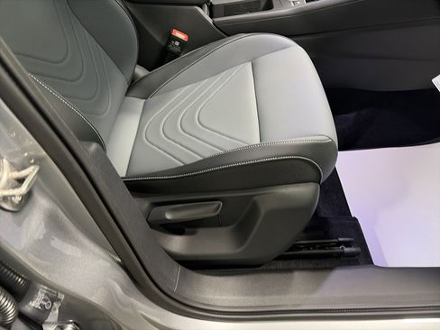 New 2026 Volkswagen Tiguan SE image 31