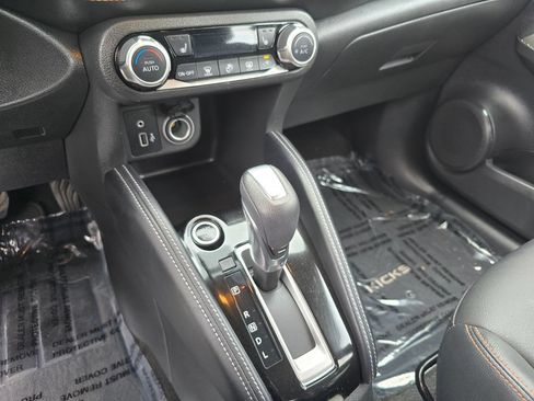 Used 2020 Nissan Kicks SR w/ SR Premium Package FWD image 19