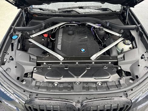 Used 2024 BMW X7 xDrive40i w/ M Sport Package image 28