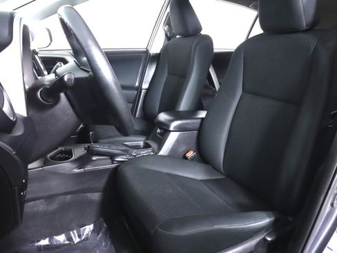 Used 2018 Toyota RAV4 LE image 28