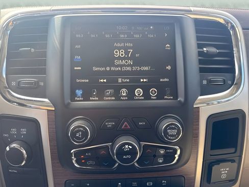Used 2014 RAM 2500 Laramie w/ Convenience Group AWD/4WD image 9