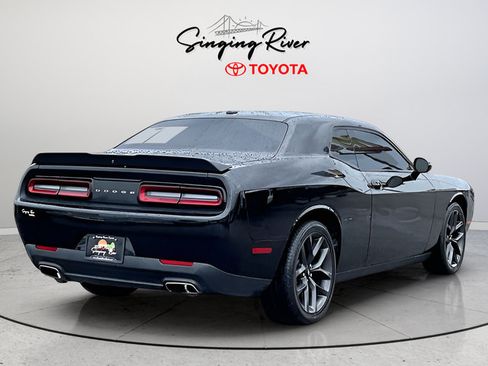 Used 2019 Dodge Challenger SXT w/ Blacktop Package RWD image 6
