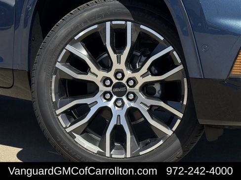 New 2026 GMC Acadia Denali Ultimate w/ LPO, Floor Liner Package AWD/4WD image 25