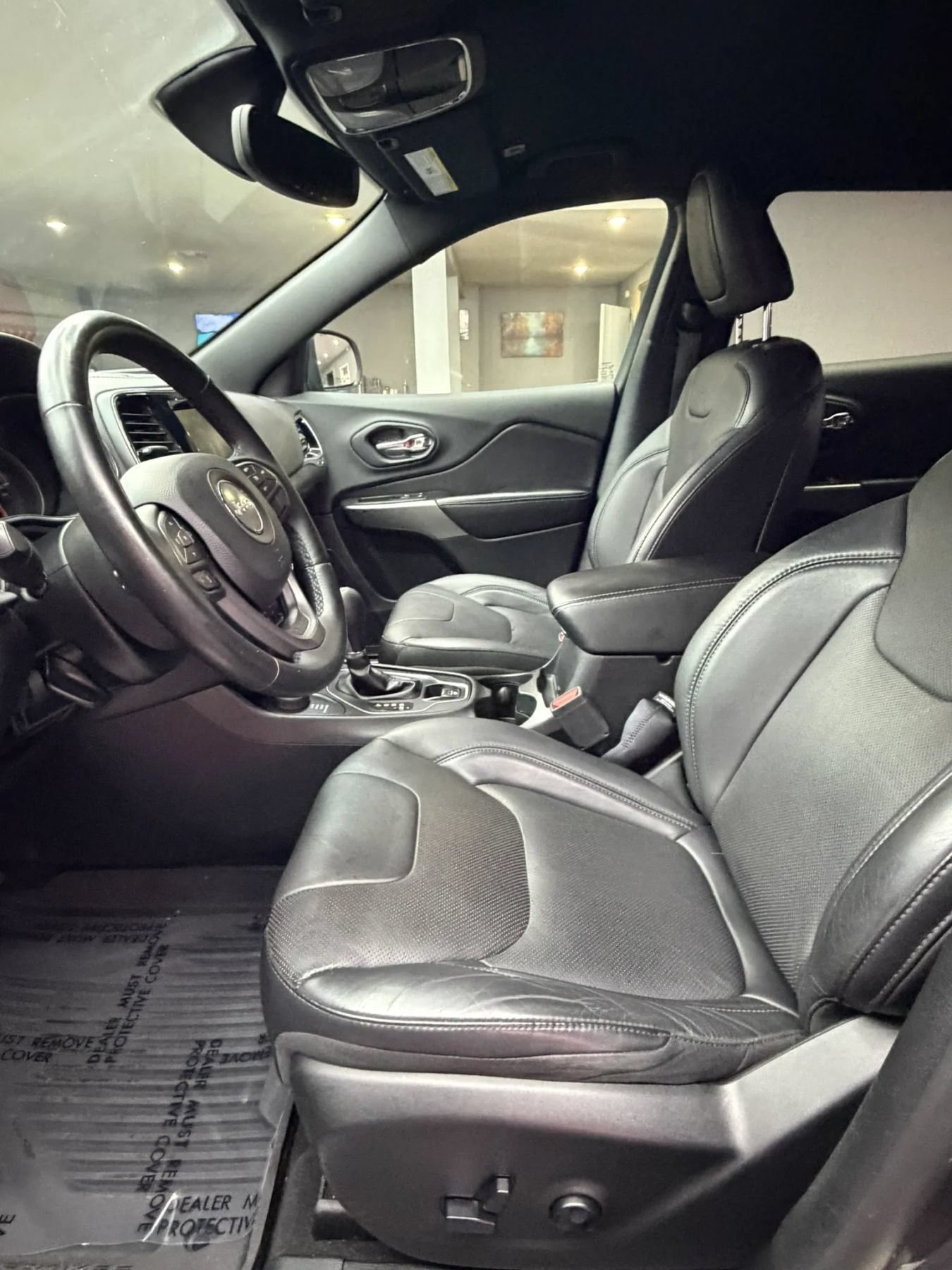Used 2019 Jeep Cherokee High Altitude AWD/4WD image 12