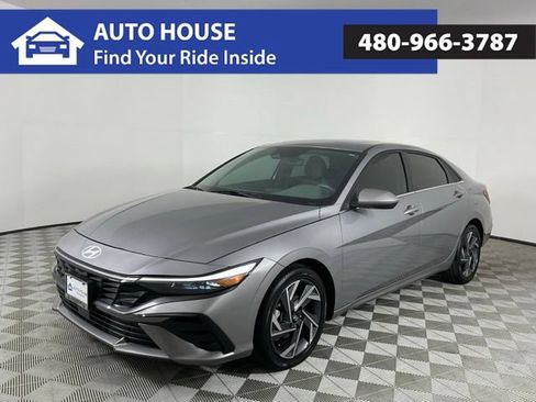 Used 2025 Hyundai Elantra SEL FWD image 1
