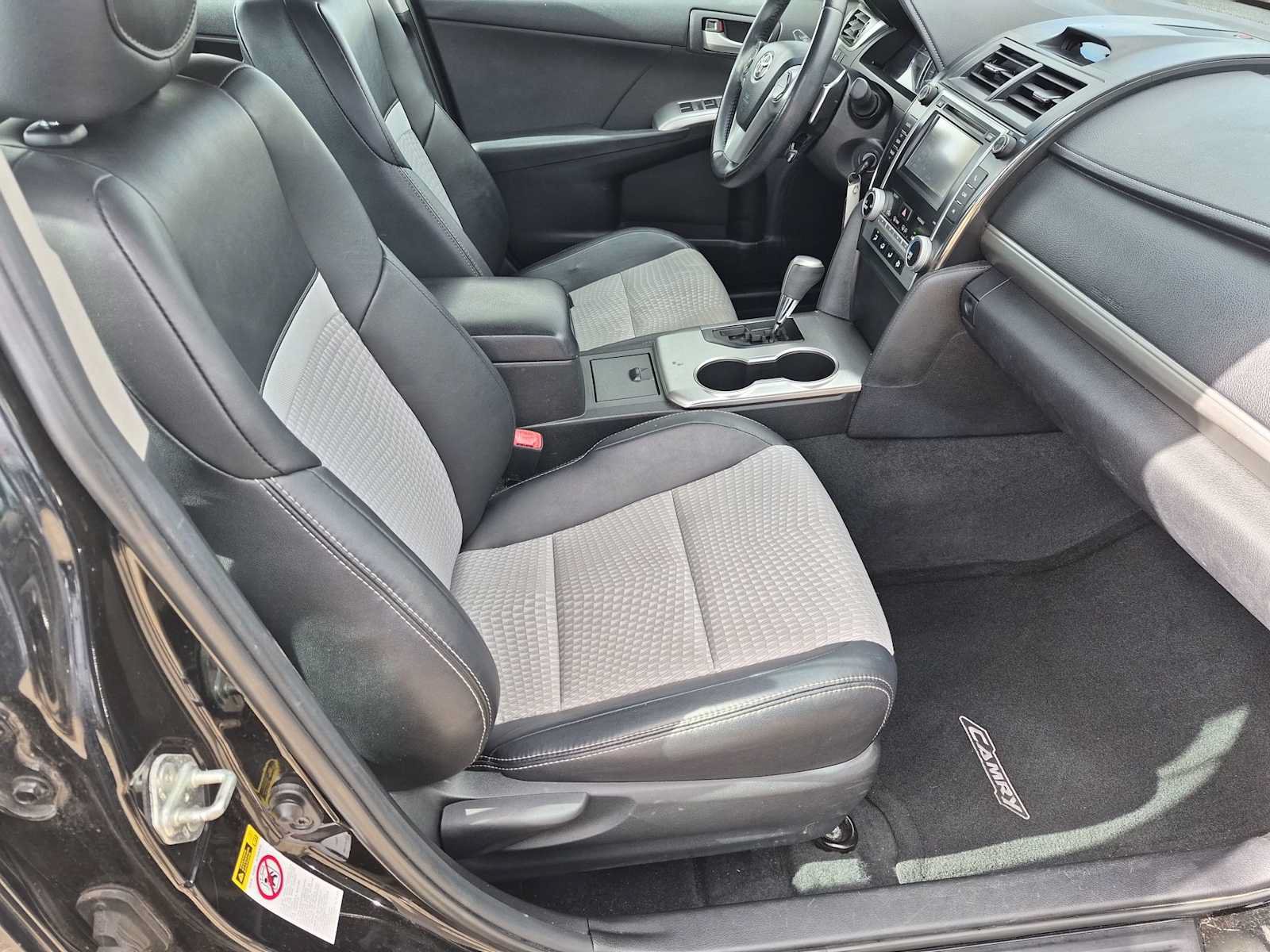 Used 2012 Toyota Camry SE FWD image 21