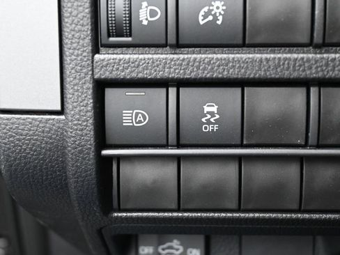 Certified 2025 Toyota Tacoma SR5 image 17